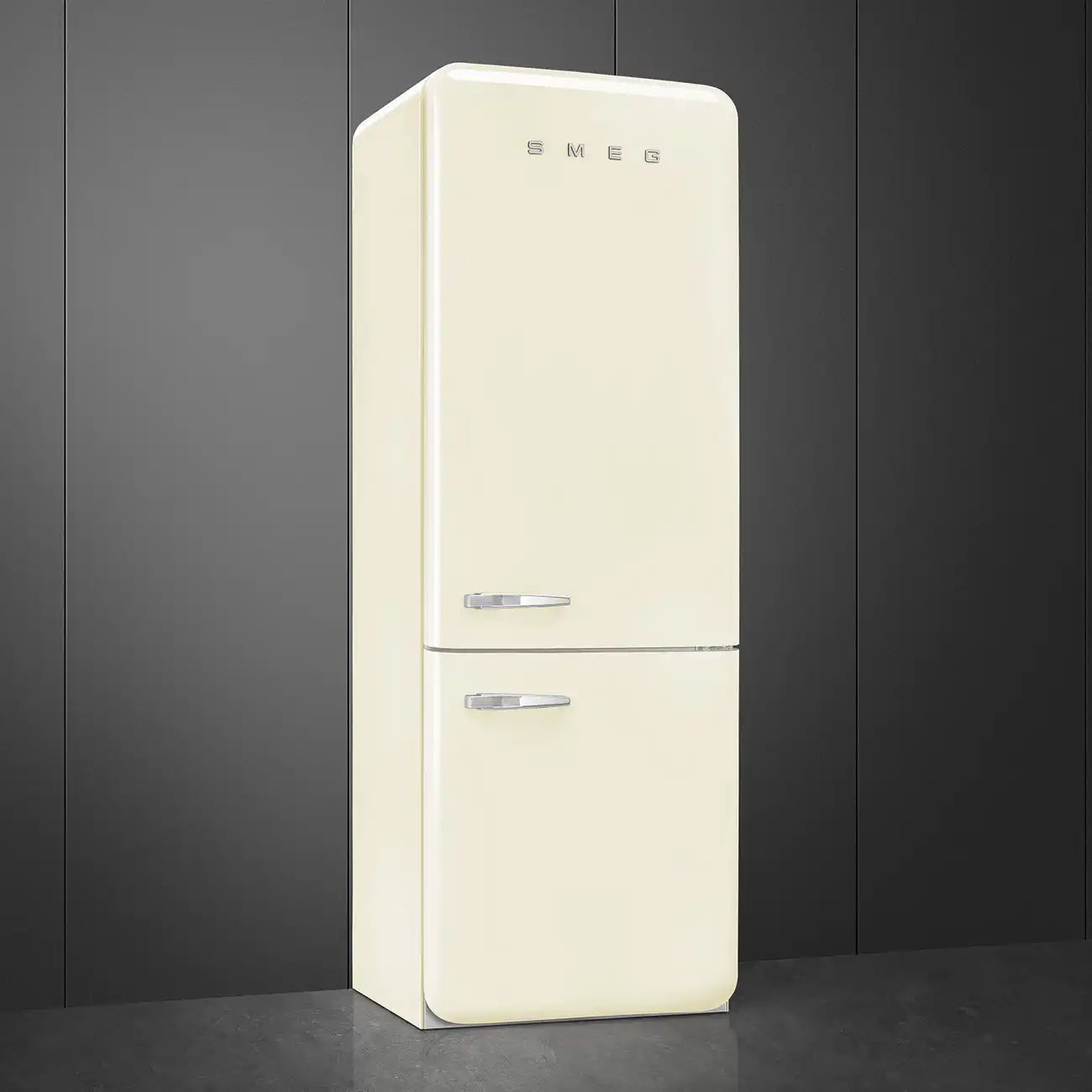 Retro-Style Refrigerator (18 cu ft, Right Hinge) - Cream