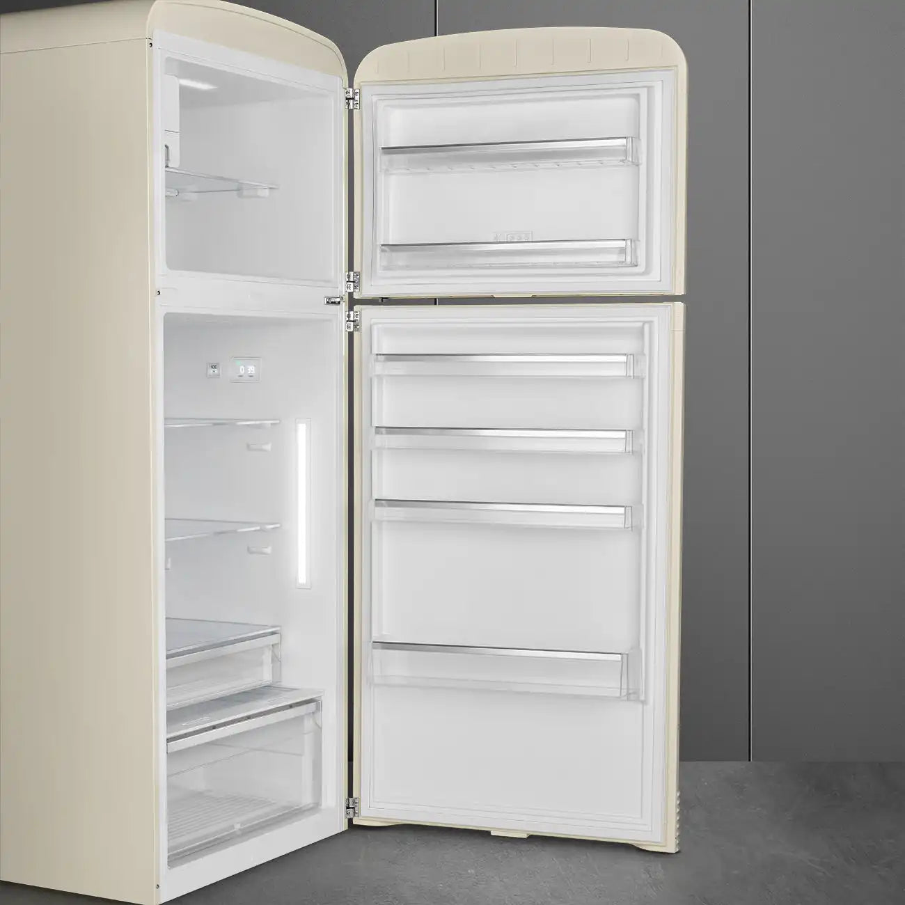 Retro-Style Refrigerator (19.3 cu ft, Right Hinge) - Cream