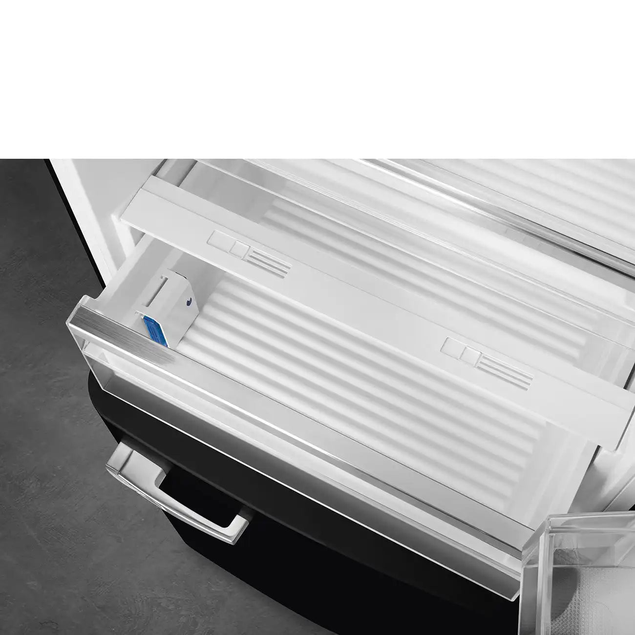 Retro-Style Refrigerator (18 cu ft, Right Hinge) - Black