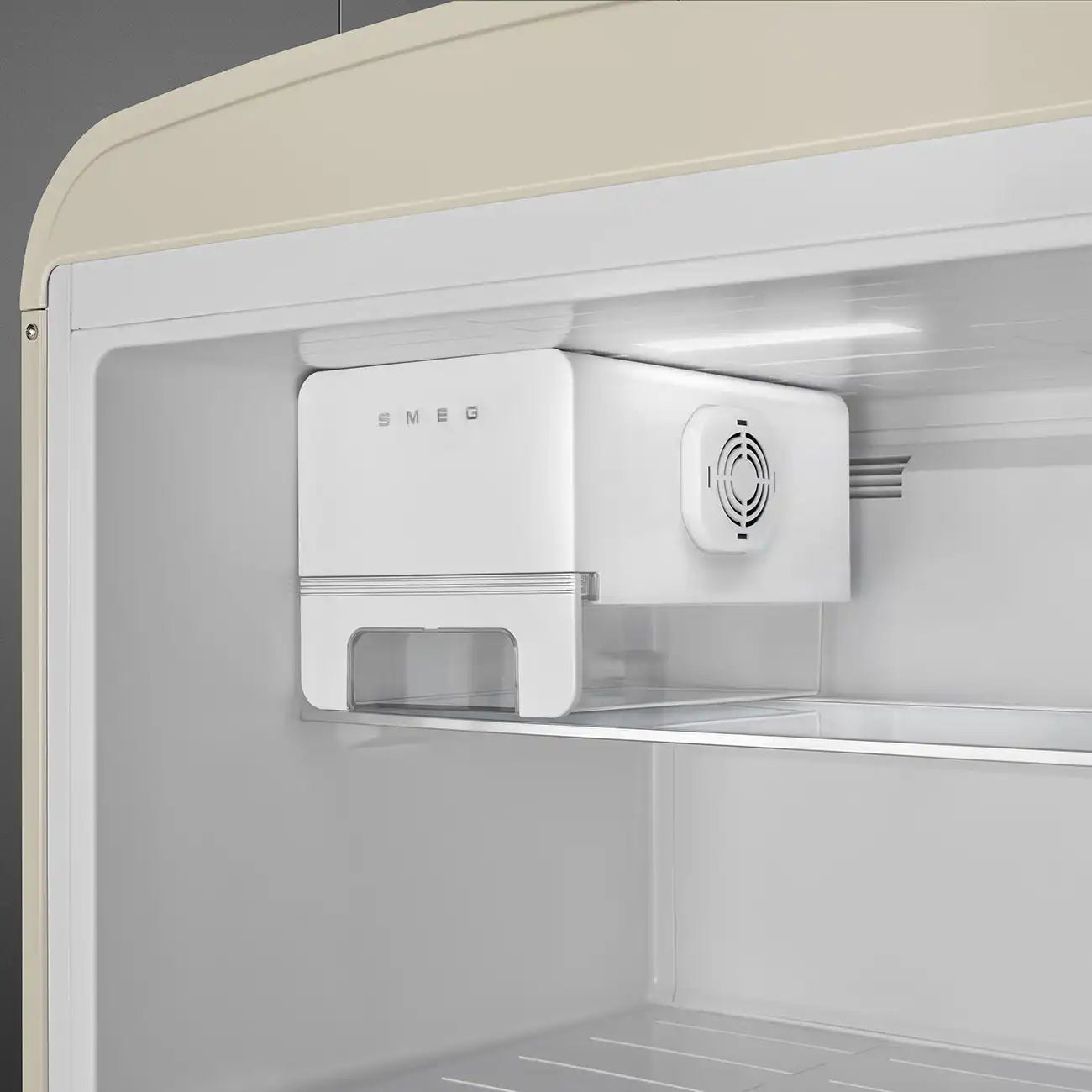 Retro-Style Refrigerator (19.3 cu ft, Right Hinge) - Cream