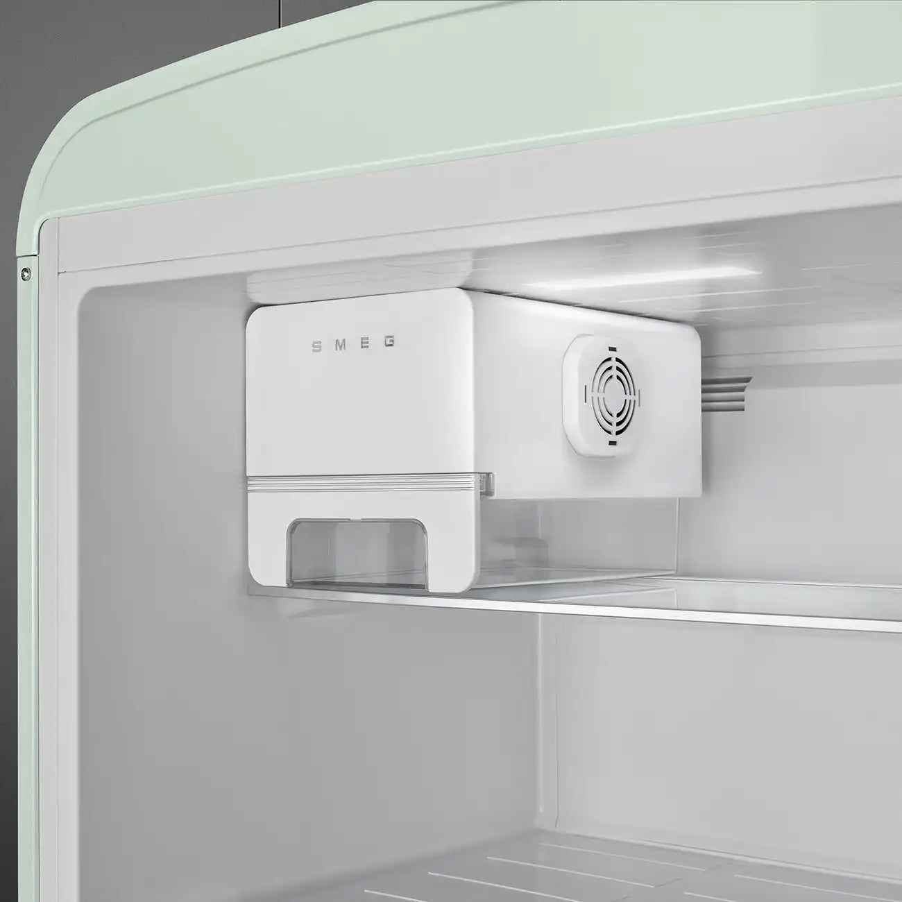 Retro-Style Refrigerator (19.3 cu ft, Right Hinge) - Pastel Green