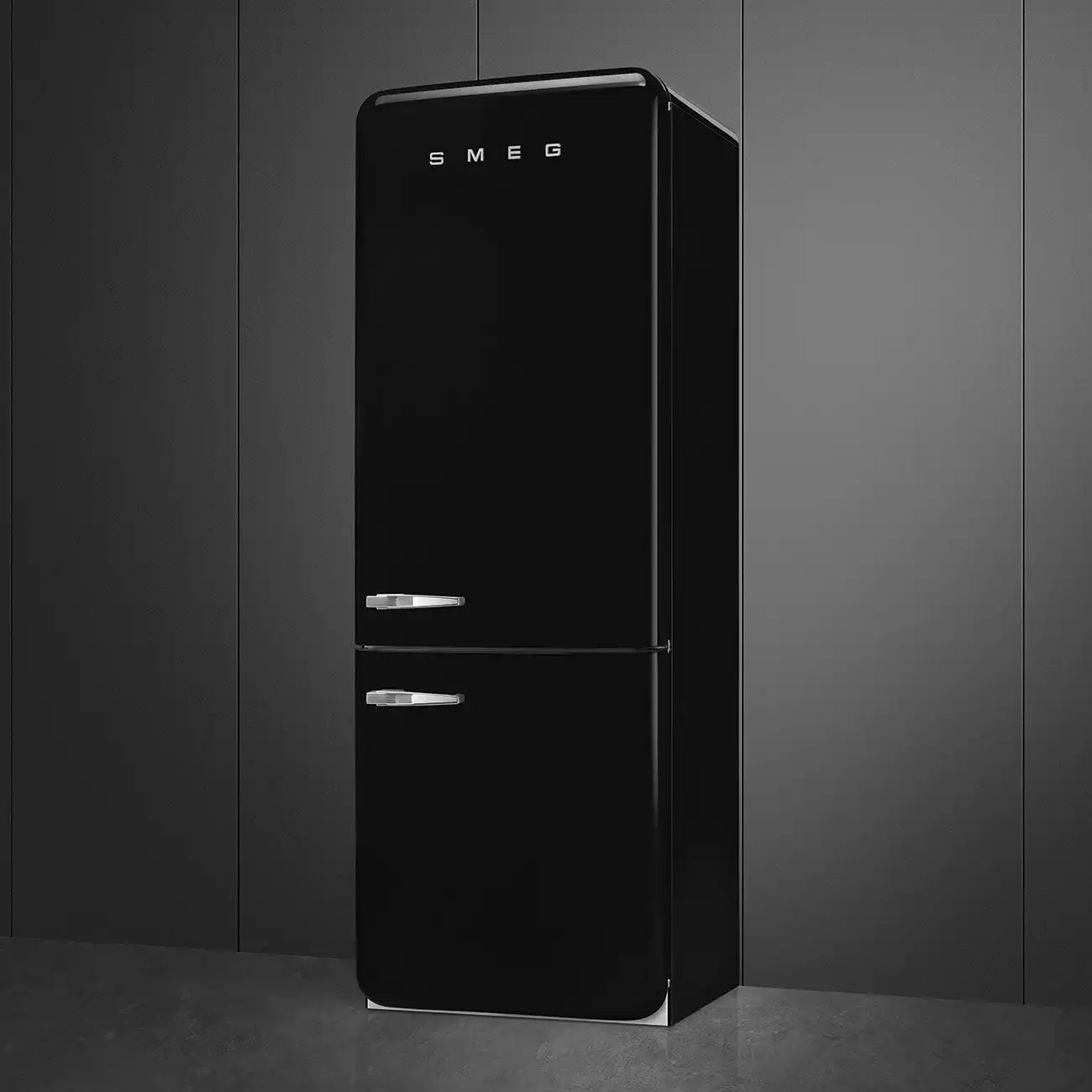 Retro-Style Refrigerator (18 cu ft, Right Hinge) - Black
