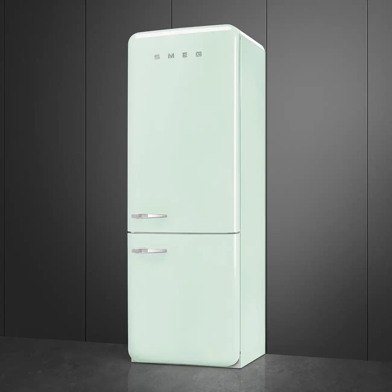 Retro-Style Refrigerator (18 cu ft, Right Hinge) - Pastel Green