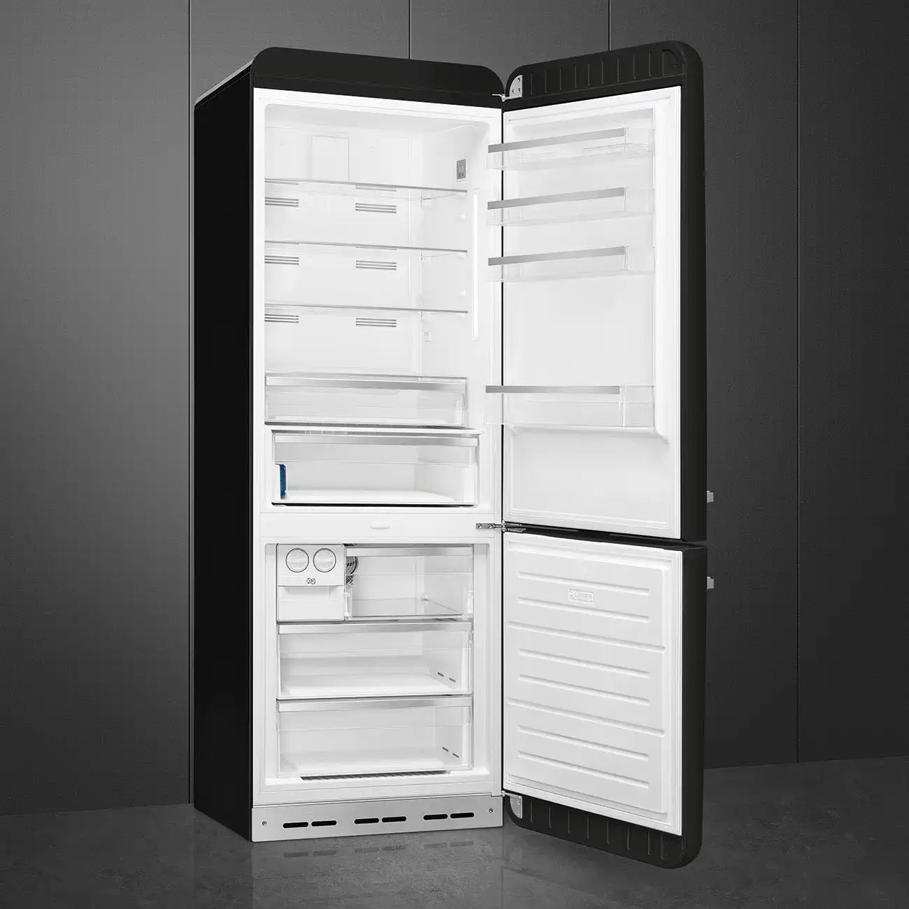 Retro-Style Refrigerator (18 cu ft, Right Hinge) - Black