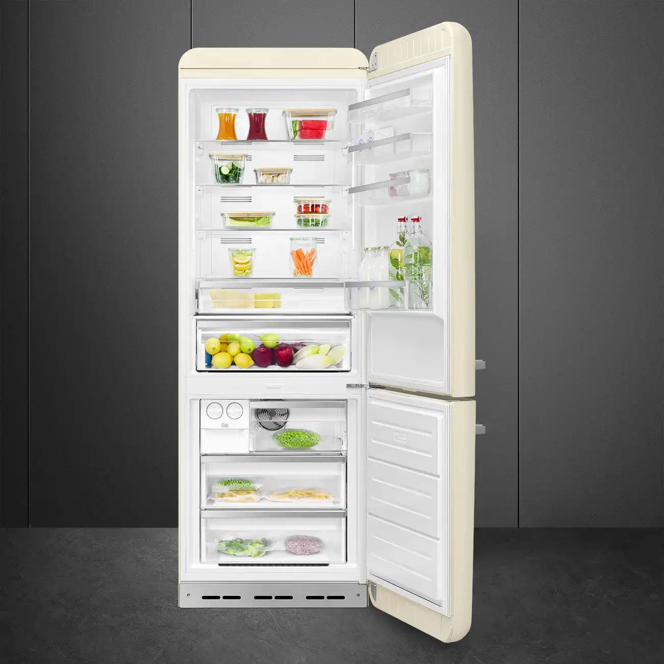 Retro-Style Refrigerator (18 cu ft, Right Hinge) - Cream