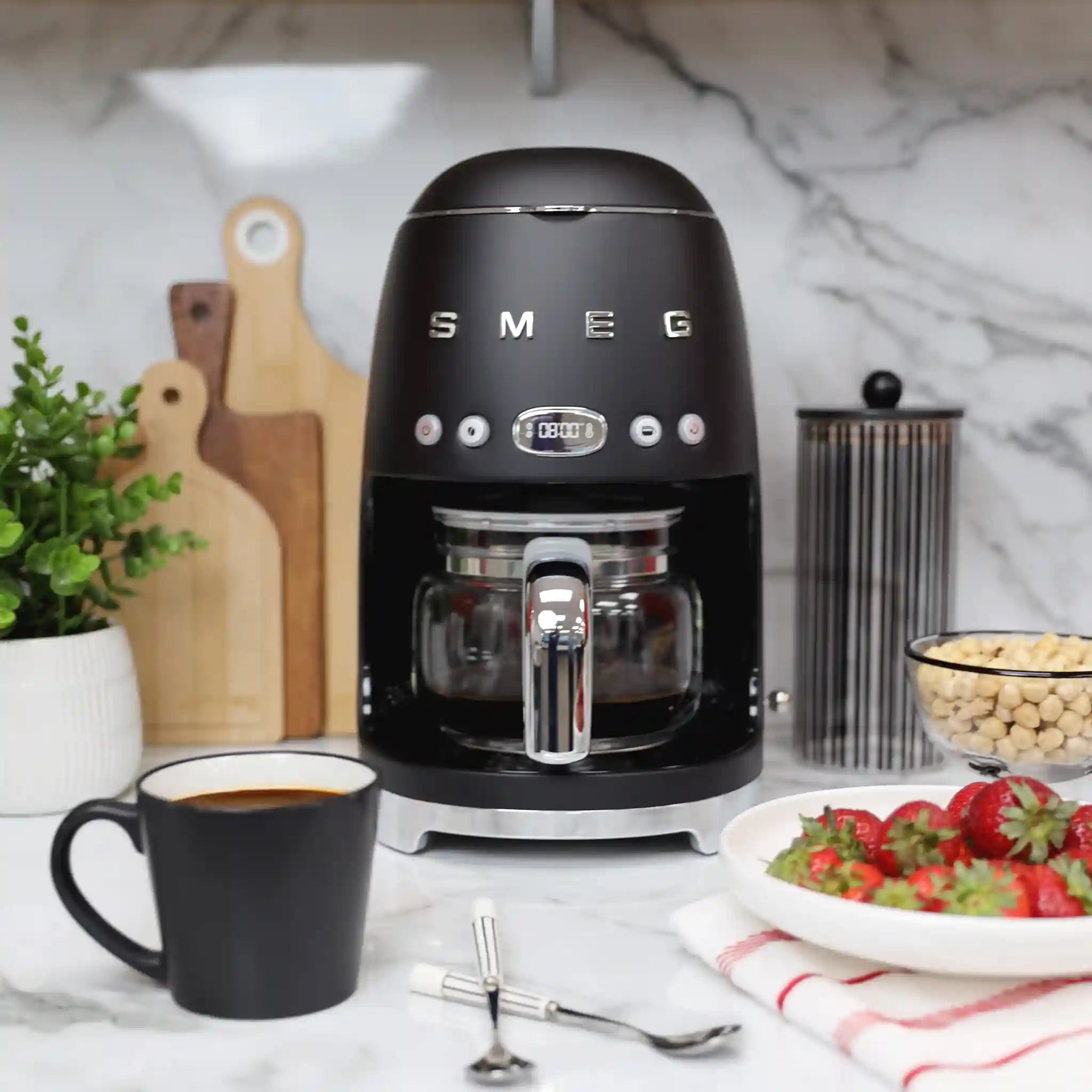 Retro-Style Drip Coffee Machine (10 Cups) – Black Matte