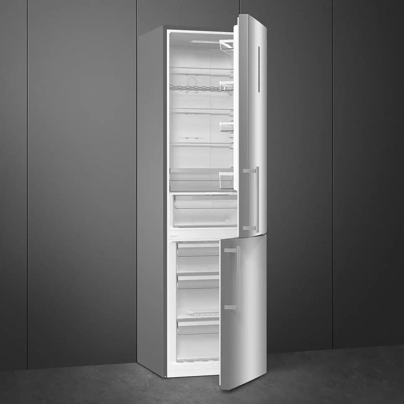 Bottom-Mount Refrigerator (12 cu ft, 24", Freestanding) - Stainless Steel