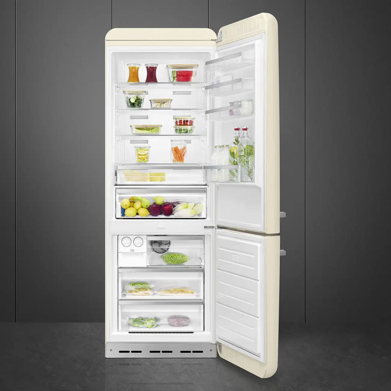 Retro-Style Refrigerator (18 cu ft, Right Hinge) - Cream