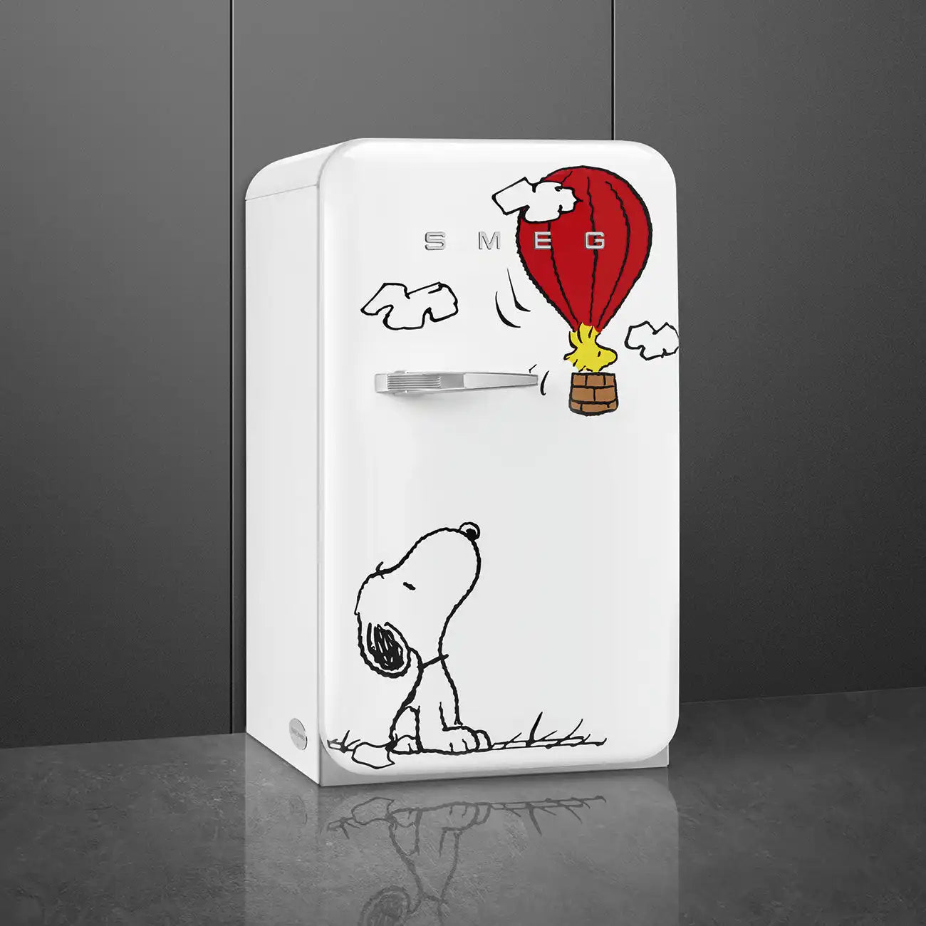 Peanuts Edition FAB10 Retro-Style Refrigerator (4.3 cu ft, Right Hinge) - White
