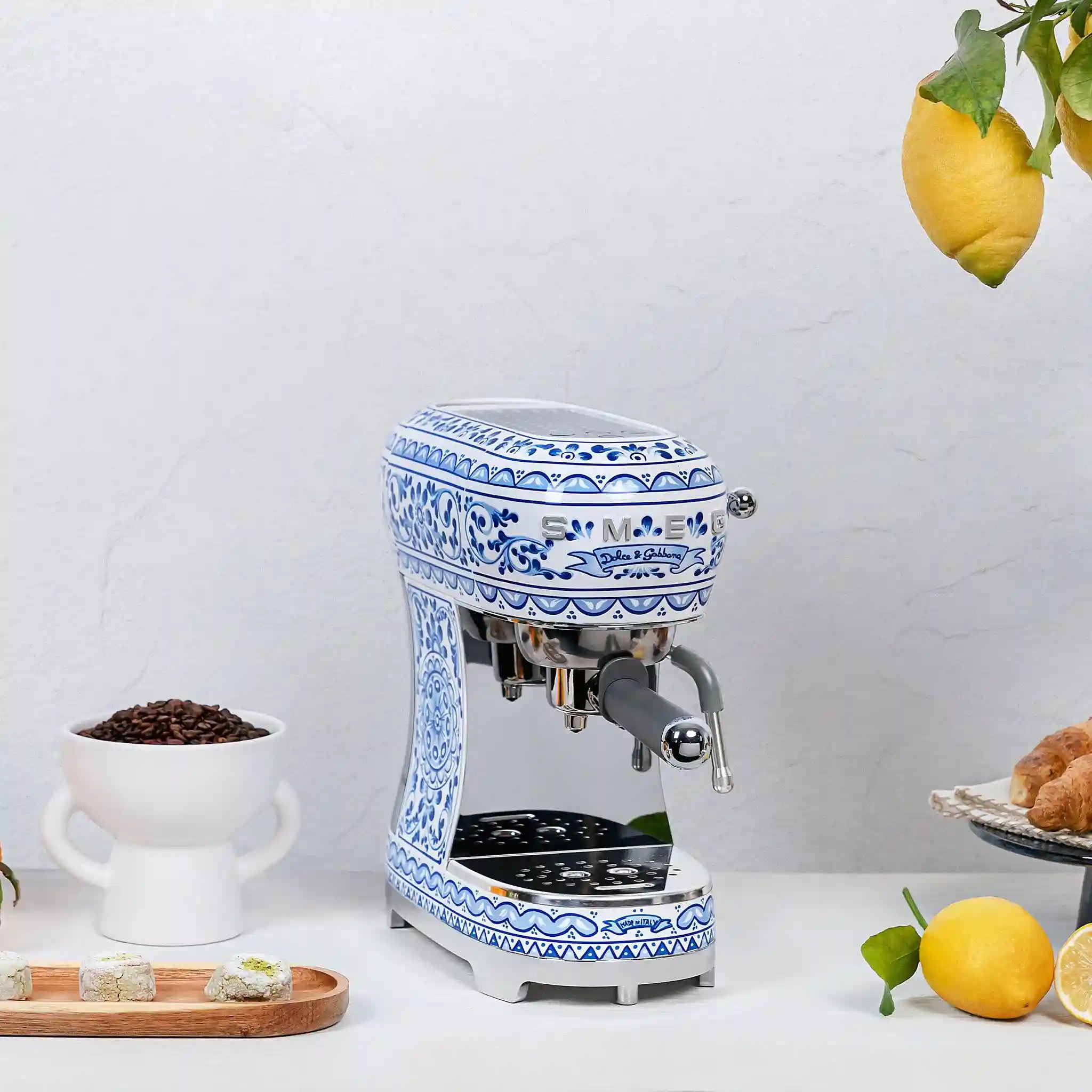 SMEG x Dolce&Gabbana Manual Espresso Coffee Machine - Blu Mediterraneo