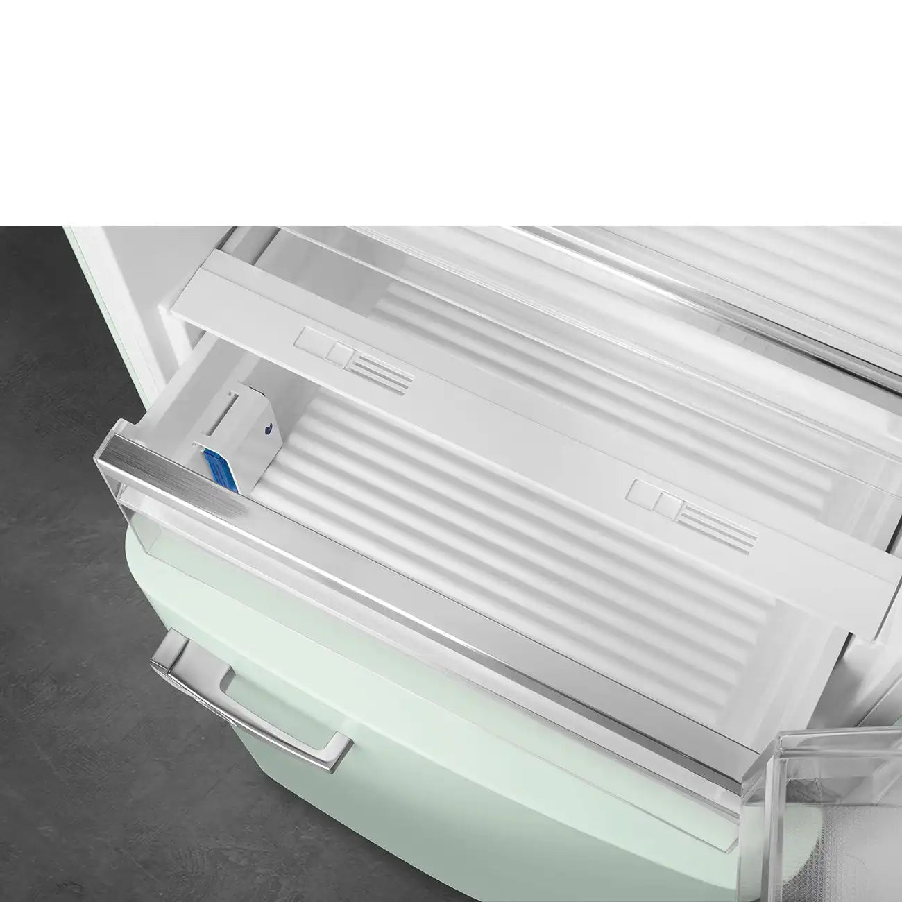 Retro-Style Refrigerator (18 cu ft, Right Hinge) - Pastel Green