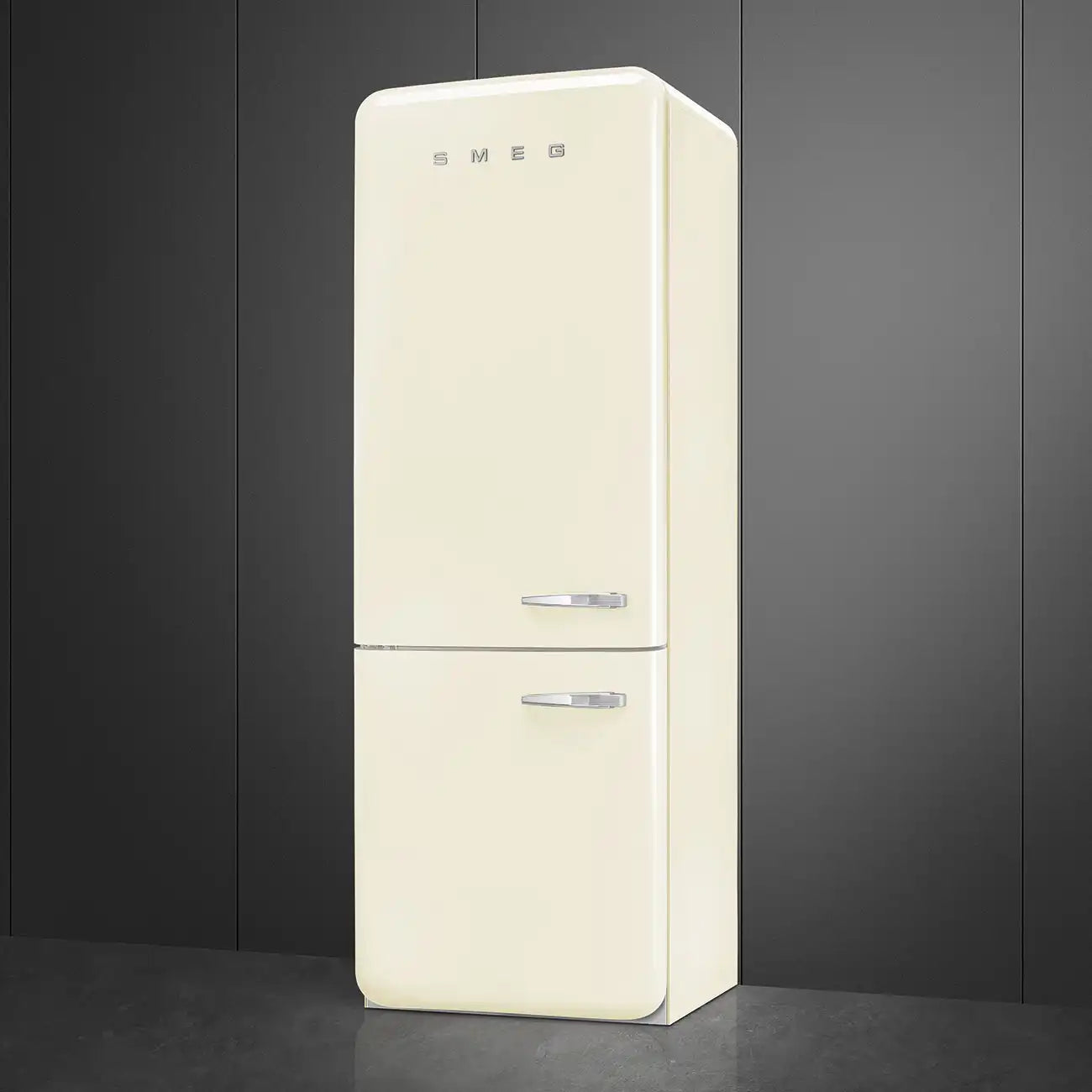 Retro-Style Refrigerator (18 cu ft, Left Hinge) - Cream