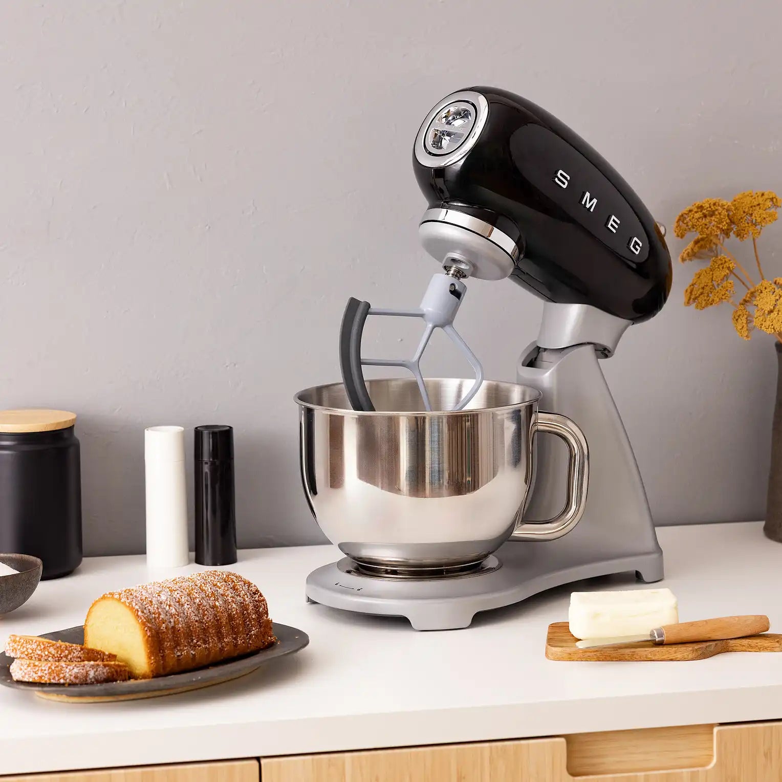 Classico Stand Mixer - Retro-Style Black