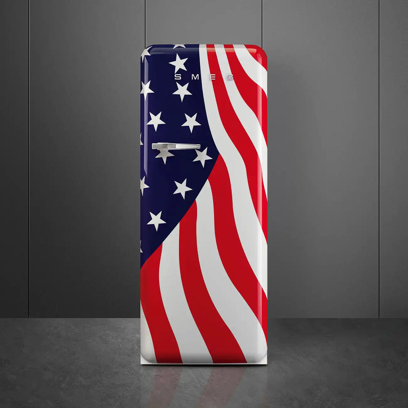Retro-Style Refrigerator (9.5 cu ft, Right Hinge) -  American Flag