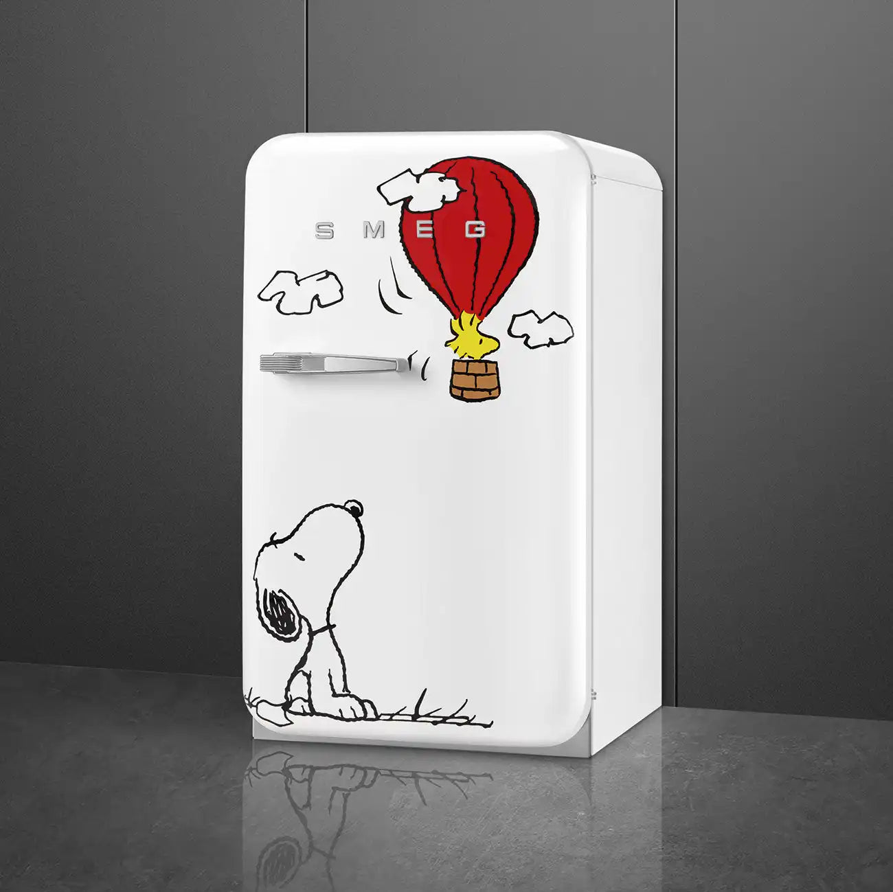 Peanuts Edition FAB10 Retro-Style Refrigerator (4.3 cu ft, Right Hinge) - White