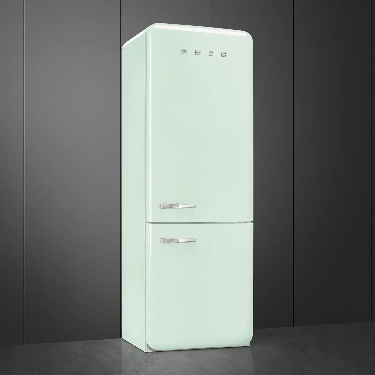 Retro-Style Refrigerator (18 cu ft, Right Hinge) - Pastel Green