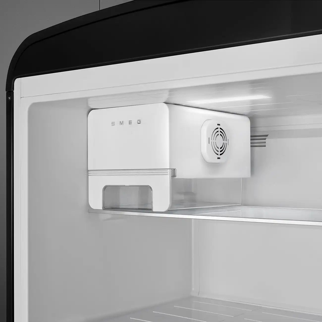Retro-Style Refrigerator (19.3 cu ft, Right Hinge) - Black