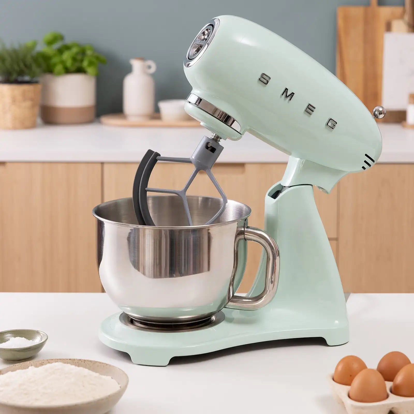 Forte Stand Mixer - Retro-Style Pastel Green