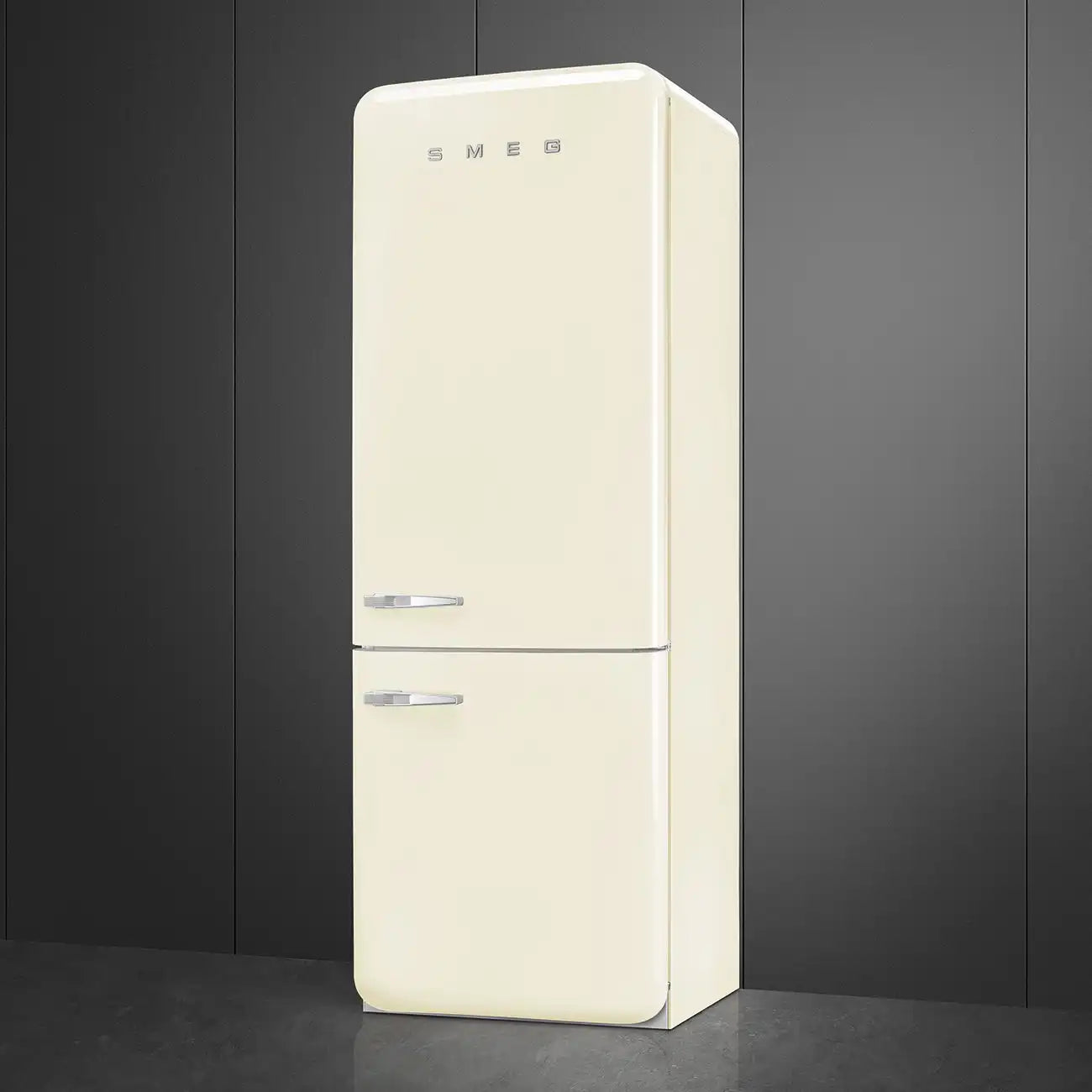 Retro-Style Refrigerator (18 cu ft, Right Hinge) - Cream