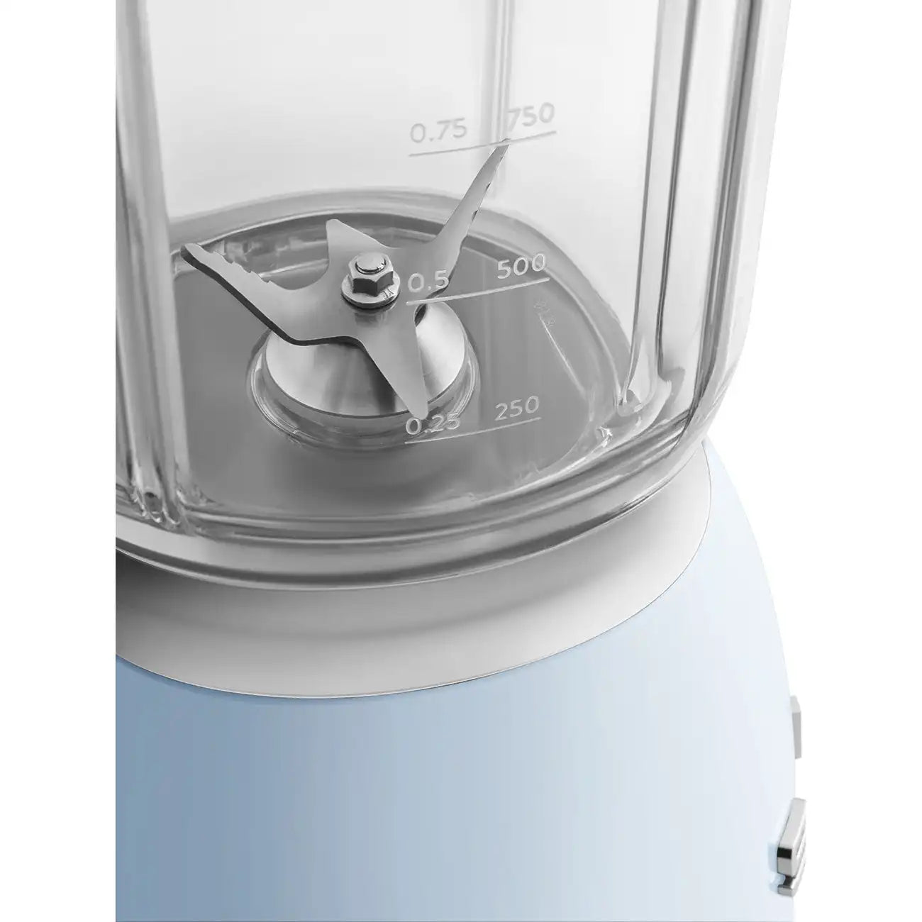 Retro-Style Blender - Pastel Blue