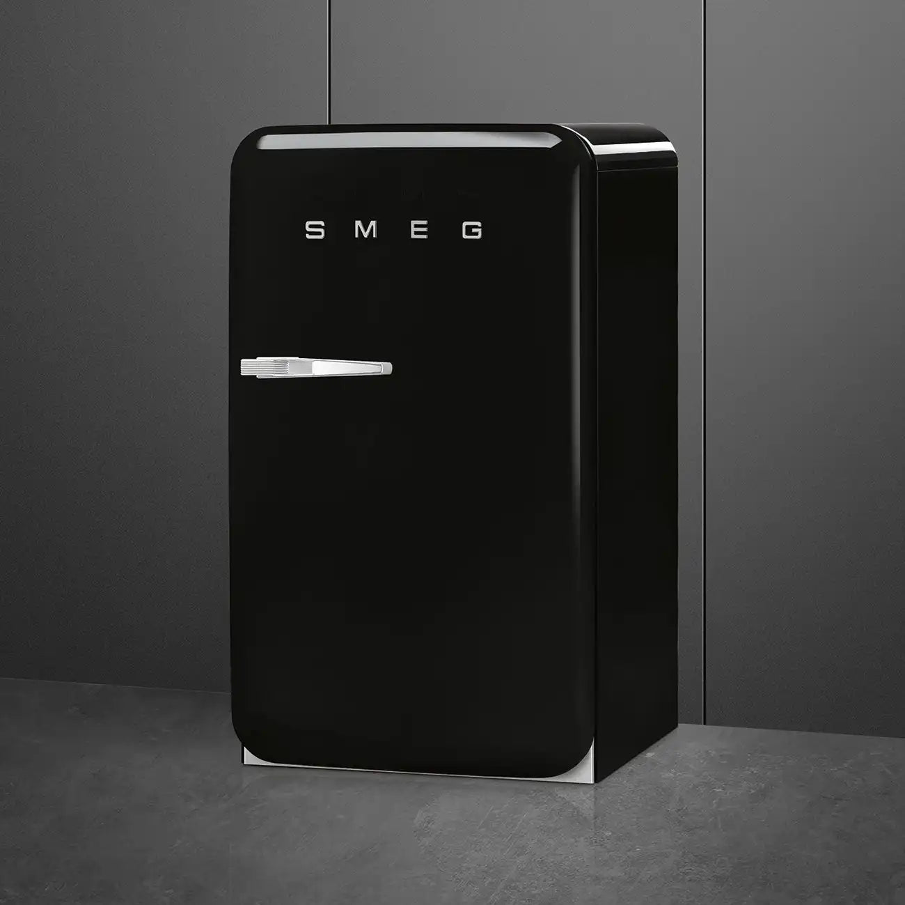 Retro-Style Refrigerator (4.3 cu ft, Right Hinge) - Black